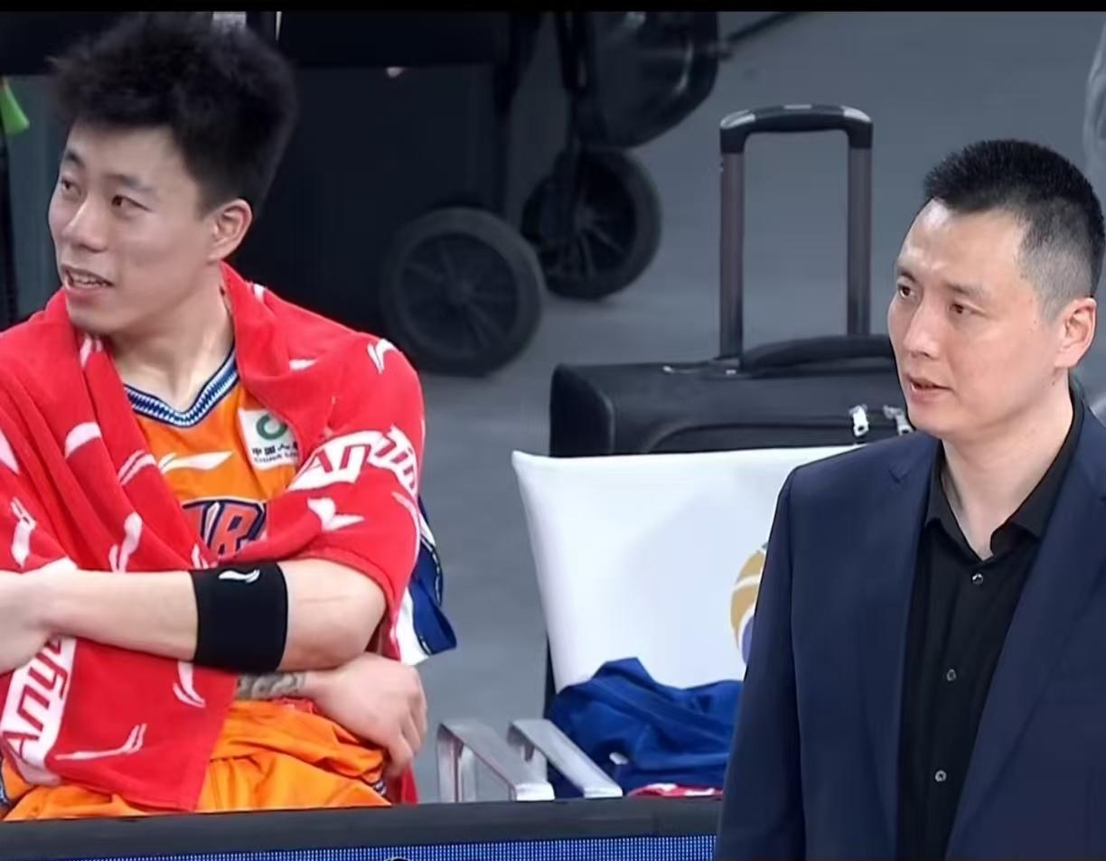 说实话，要是上海男篮这个赛季能拿下总冠军，也有辽宁的一份功劳，是辽宁篮球元素在这