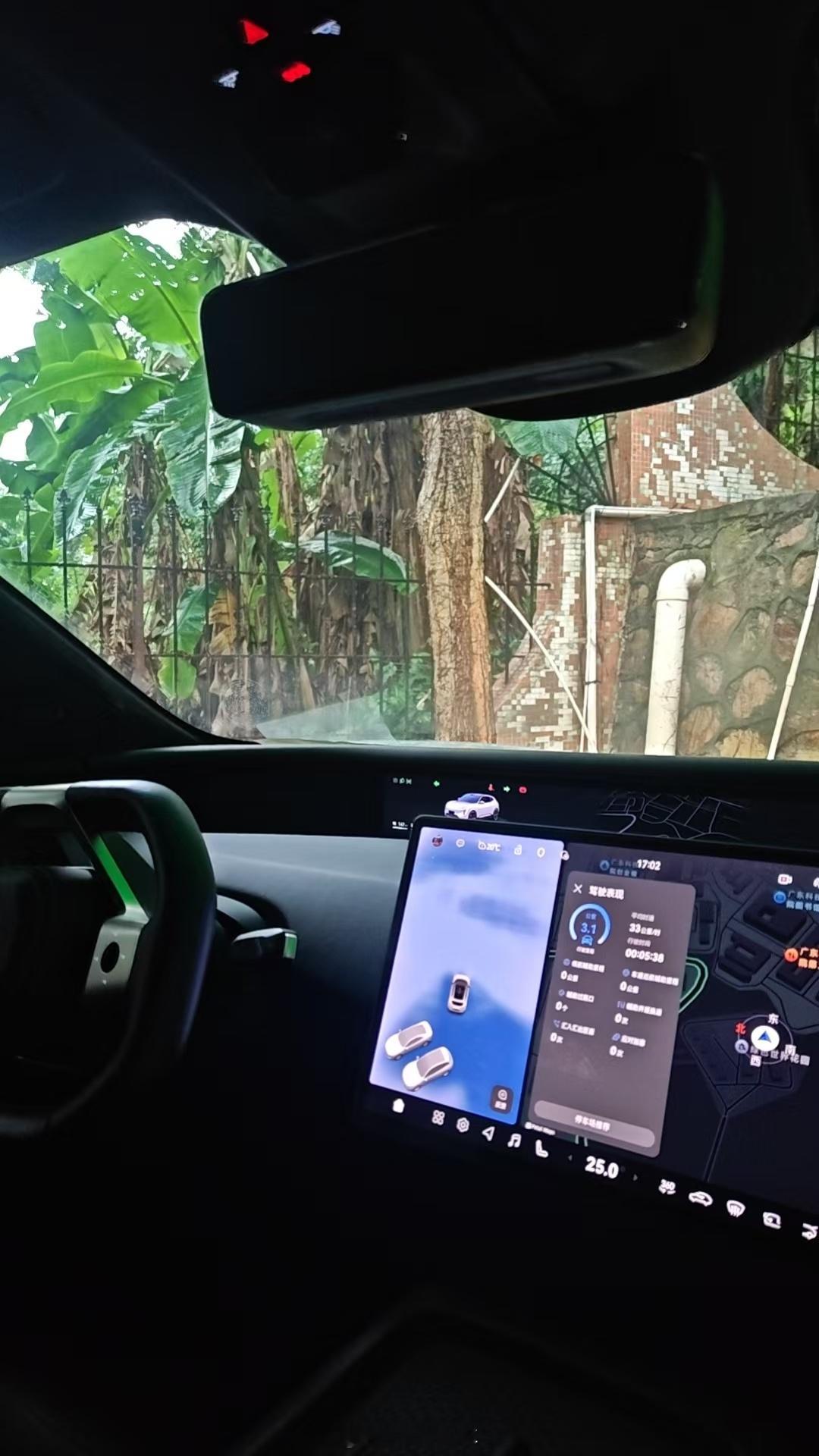 南方又一轮降雨降温这一天天雨下的我不想出门了，到上班点都不想下车，昨天中午在车上