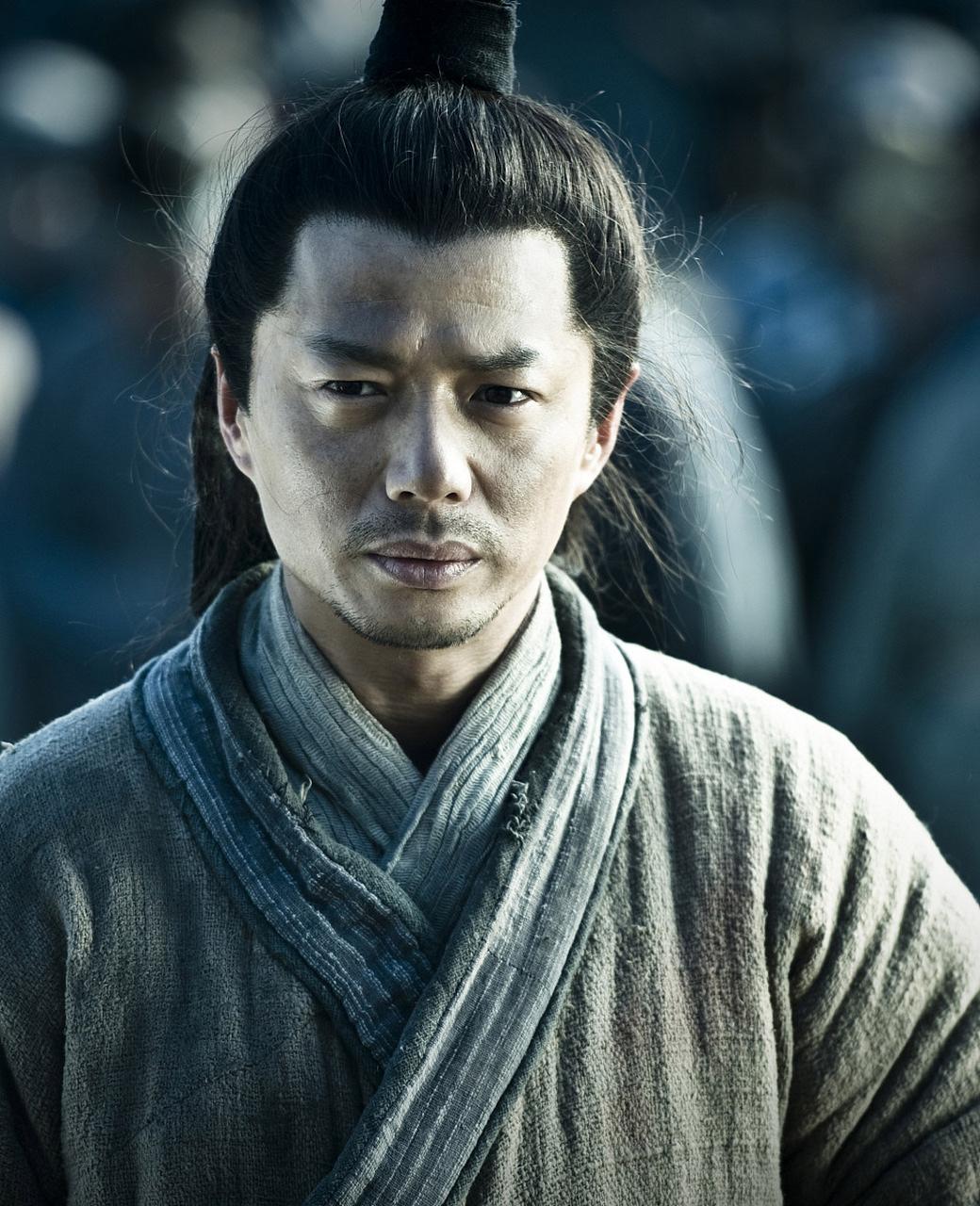 【韩信胯下之辱】——成大事者不拘小节
      韩信年轻时，曾遭遇他人的挑衅，