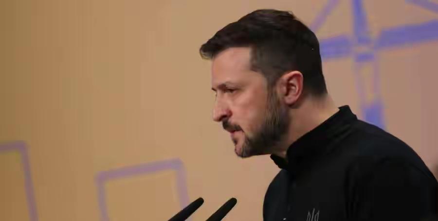 泽连斯基内外交困，已经走入死胡同！外有俄罗斯方面军事压力，内有经济濒临崩溃，反腐