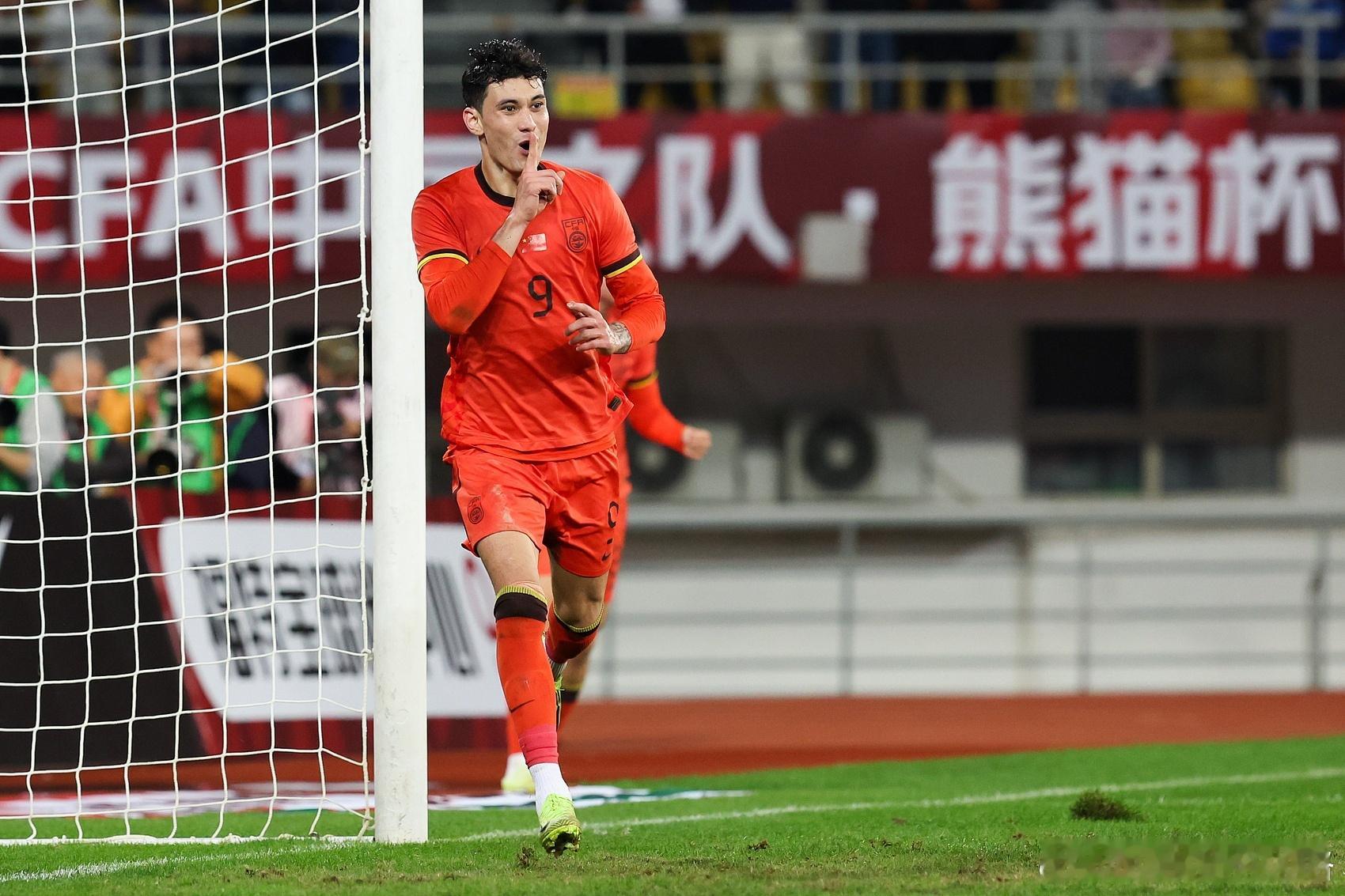 周二 亚冠精英看法003  成都蓉城 vs 武里南两队近期都踢过江原FC，当时成