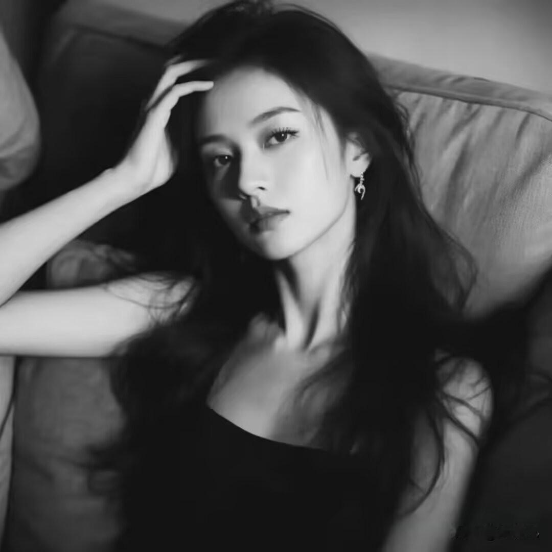 女人还是太容易自我说服了，
女人觉得自己对一个男人好，
男人也会对自己好，
自己