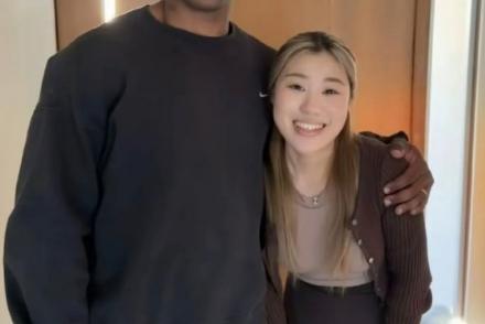 网友建议:其实子女加入外国国籍的，公务员应辞去国内职务，父母退休后移民海外的，其