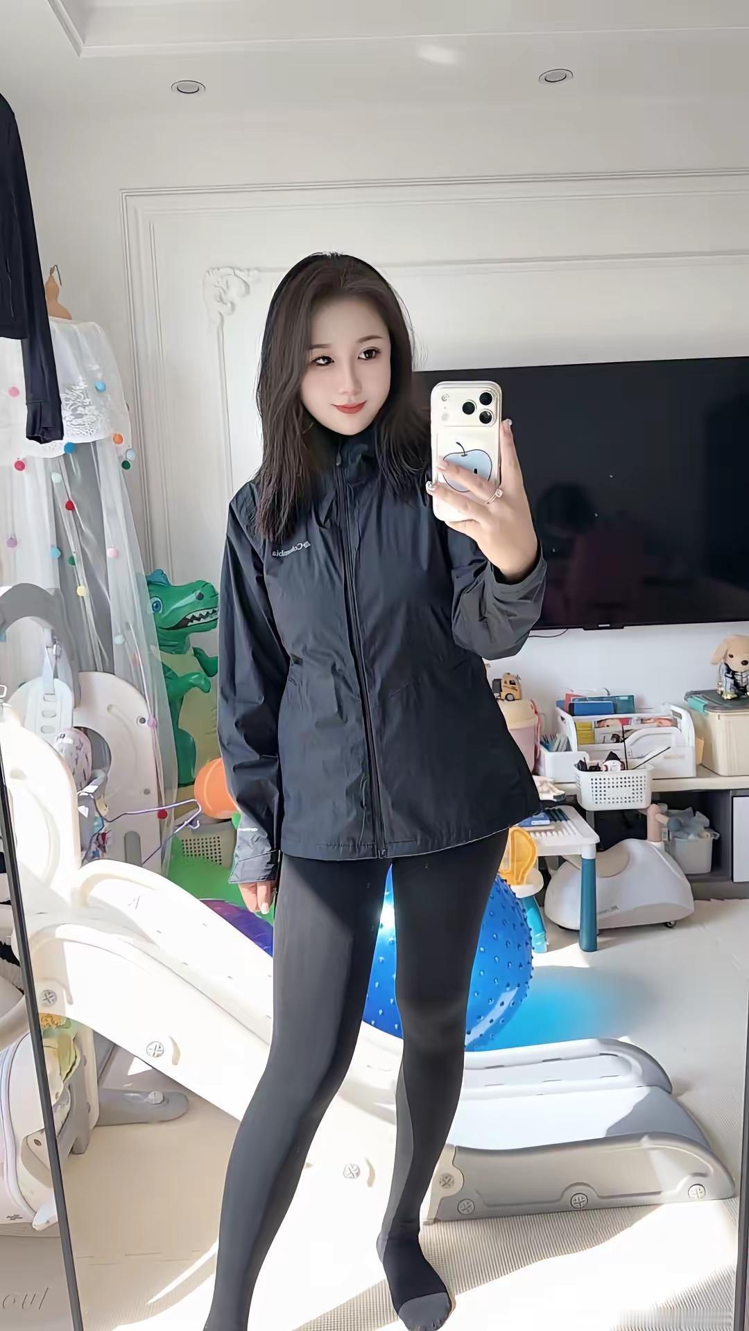对镜拍穿搭 居家对镜拍