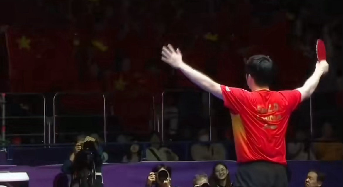 樊振东坦诚抗压能力不足，别用“英雄滤镜”绑架运动员的真实与脆弱当樊振东说现阶段没