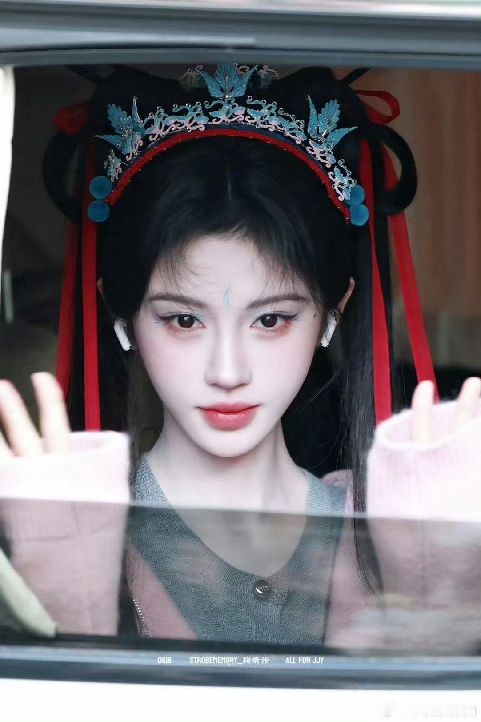 鞠婧祎《来战》阿黛新造型出妆，像灵珠版哪吒，好美！ 