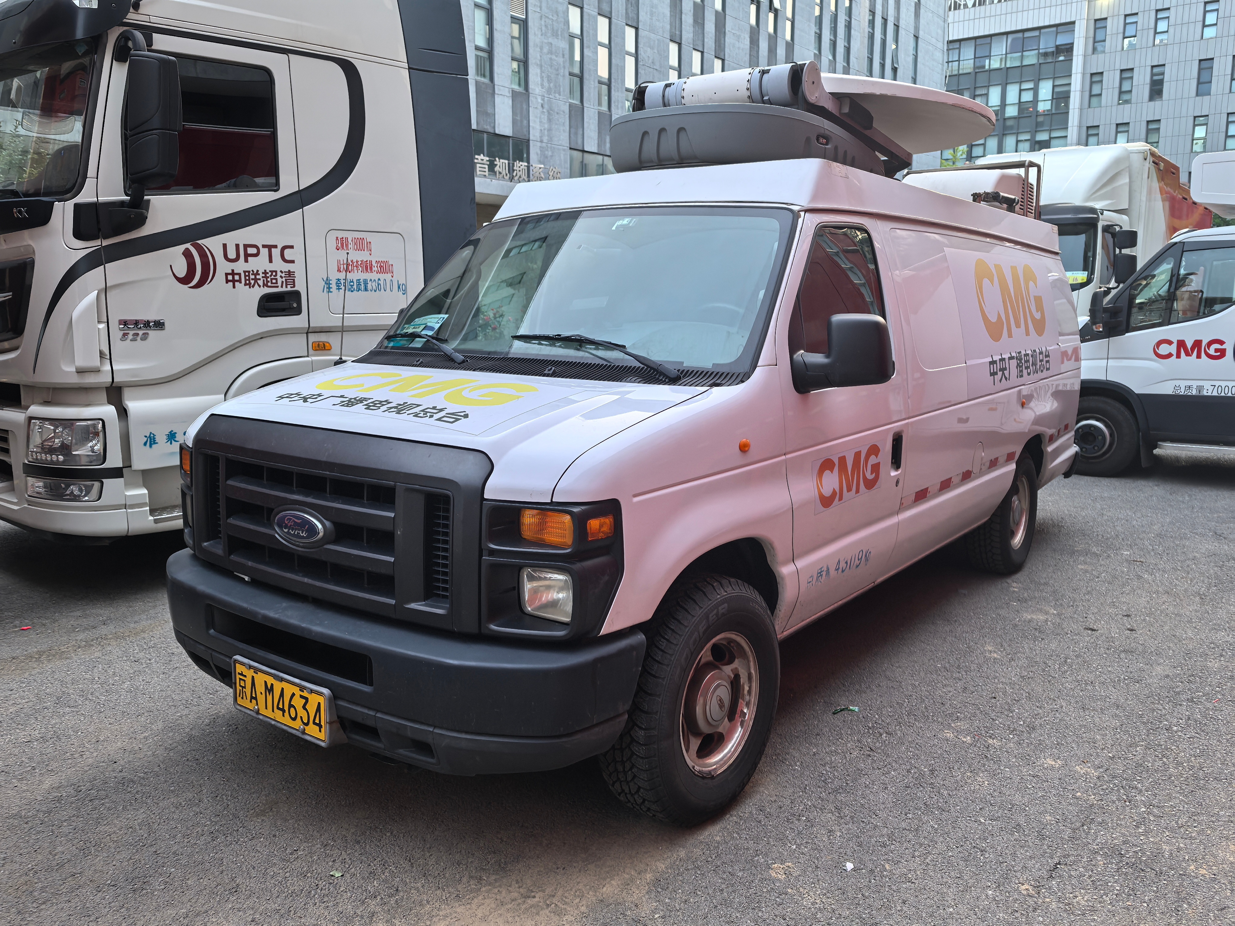 特殊车辆 没有比福特E350更帅的Van 可惜它已经停产13年了 