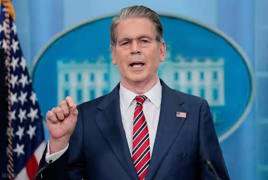 封锁霍尔木兹海峡，美国明知中国受损最大，却指责中国囤油
美国财政部长贝森特最近表