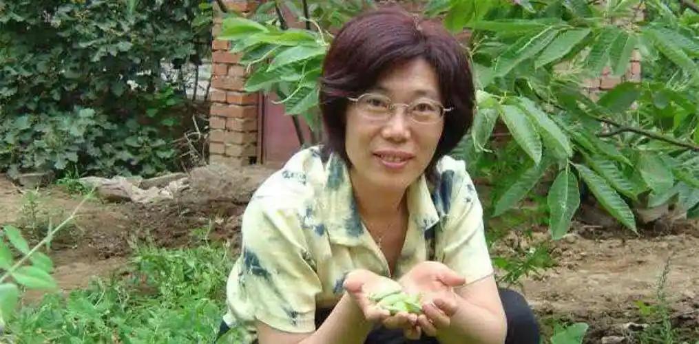 04年山东女子因坐月子无聊，连破美国两套顶密码，国家奖她711万。

主要信源：