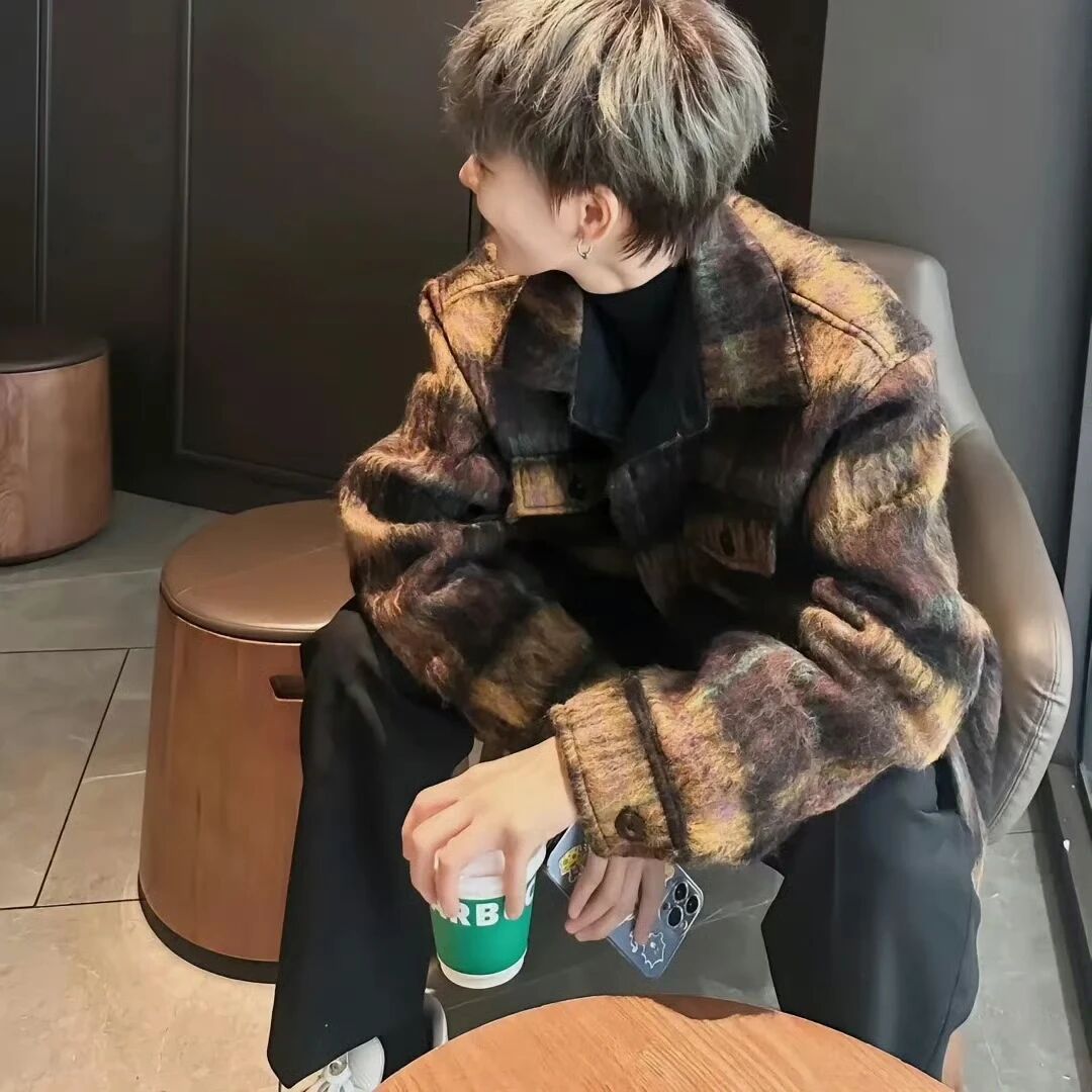 努力的人，终会被生活温柔以待；坚持的人，终会抵达梦想的彼岸。 ​​​