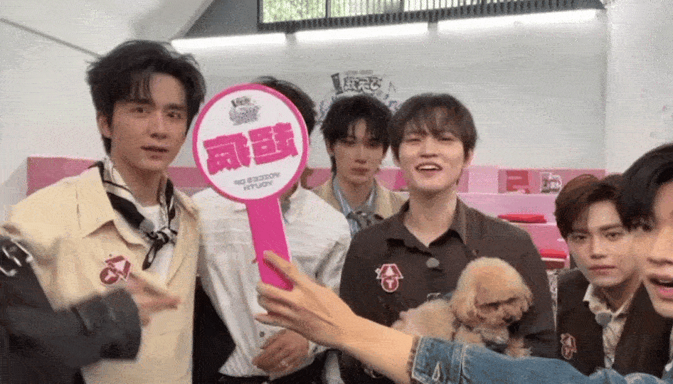 多亏钟辰乐，这辈子都没想到能看到张新成做gyu 