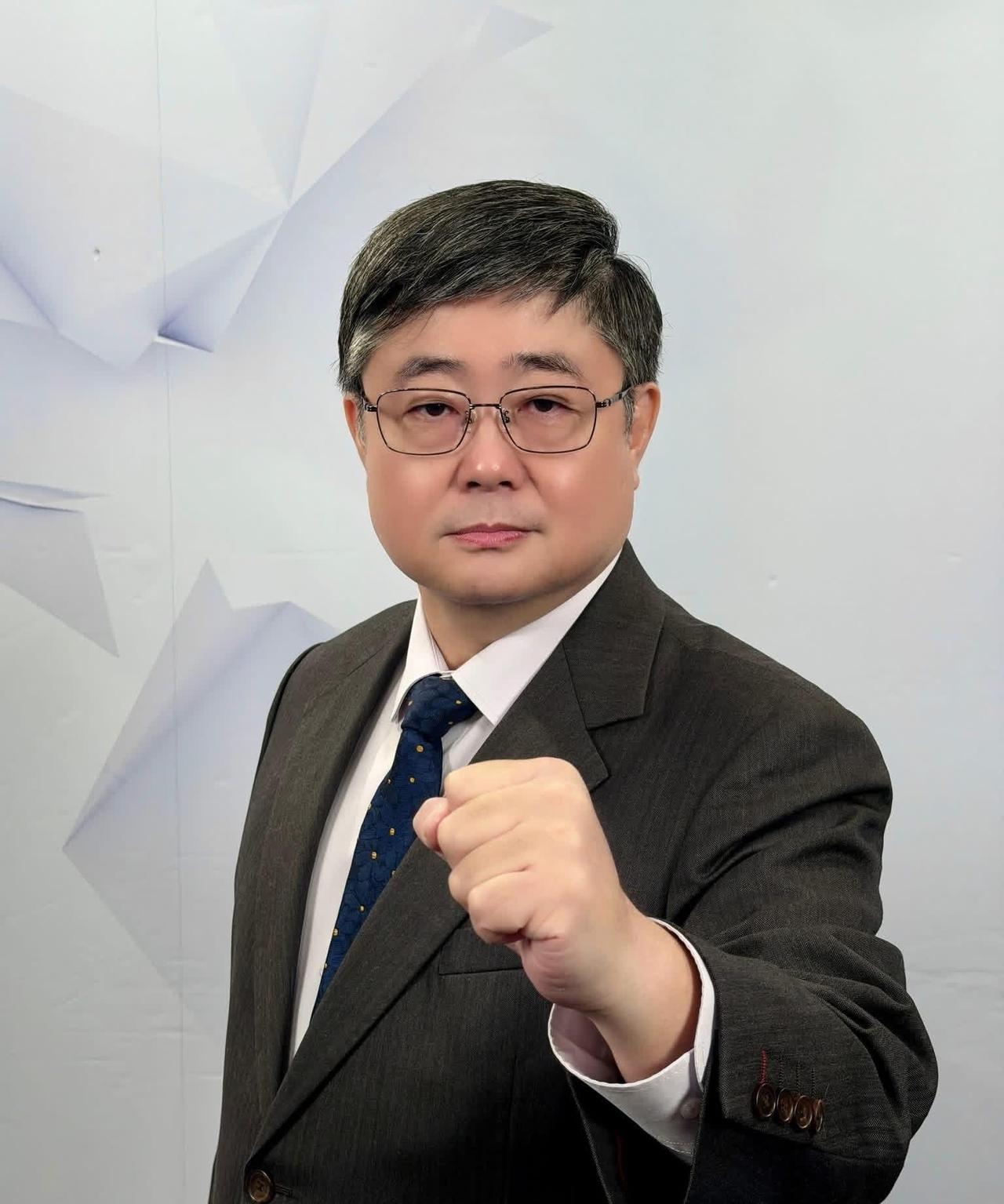 吕礼诗返台后发声，退休金风波继续升级

大陆海军节行程刚结束，台湾退役少将吕礼诗