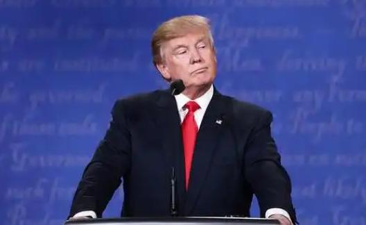 特朗普干了军事上“完美”的一票，直接把马杜罗抓到美国的法庭上，但他并没有在美国国