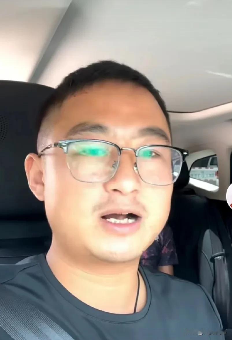 阿彪老挝媳妇小依中国行圆满落幕，侄子与嘴哥流连忘返

在这个假期，我们不仅享受了