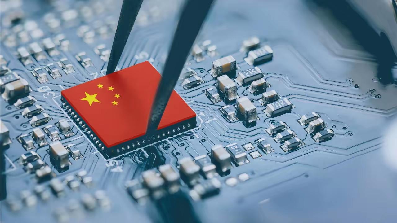 国产芯片这次是真的支棱起来了！中科院掏出的“香山”+“如意”组合拳，直接打破了国