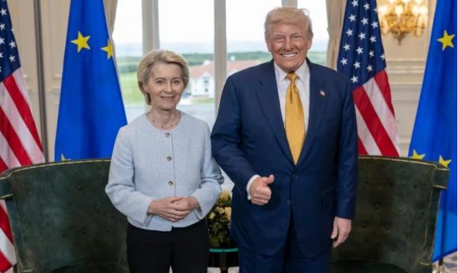 欧盟委员会刷新了官僚主义纪录，一年内通过了近千项行政法规。
    根据德国工业