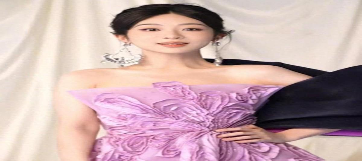 娱乐圈这水逆是下凡了吗？杨紫这姑娘，生日照一晒，妆容滤镜一开，整张脸差点认不出来