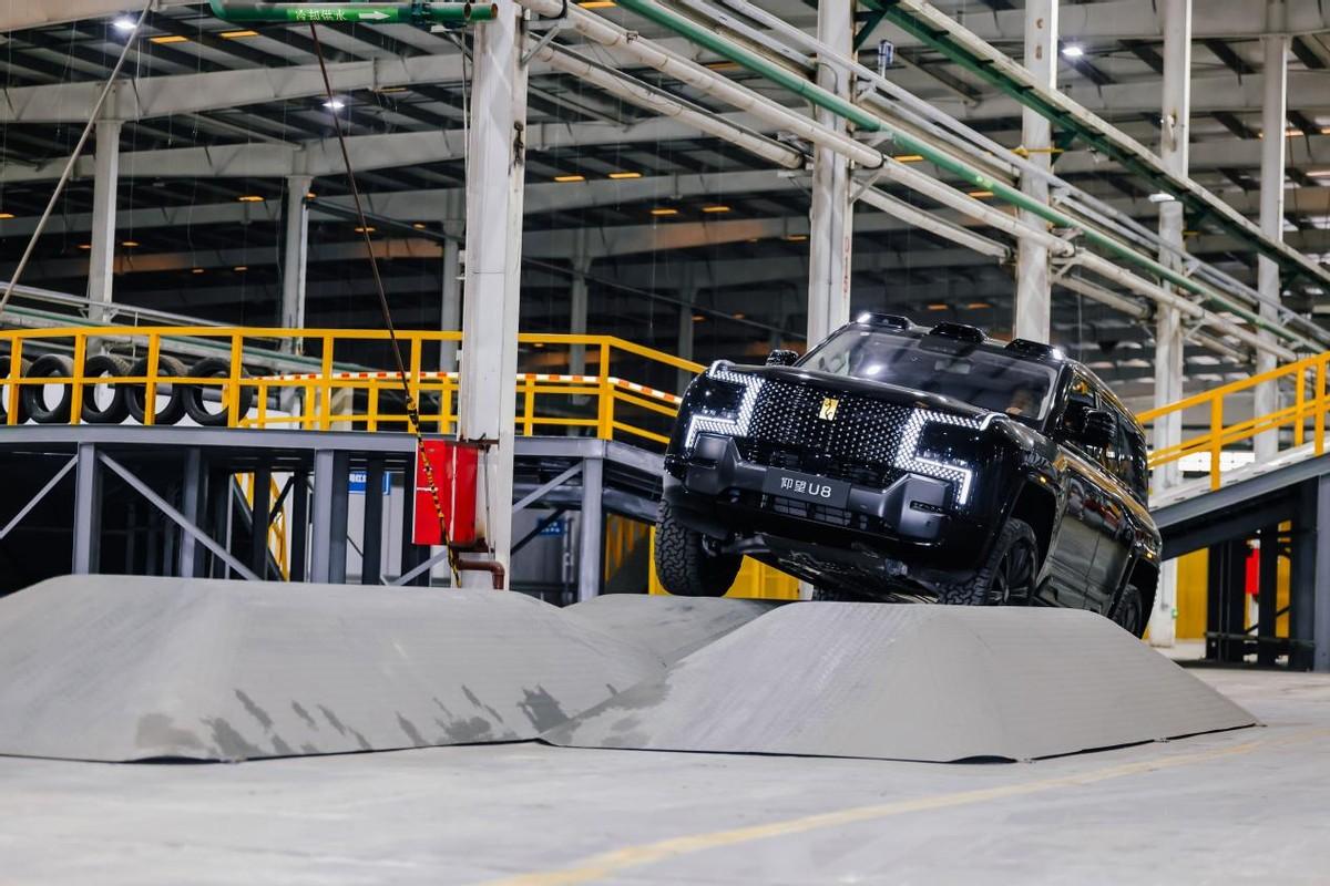 把“天门山”搬进厂房，室内玩转极限越野，仰望U8解锁越野新玩法

在传统越野车的