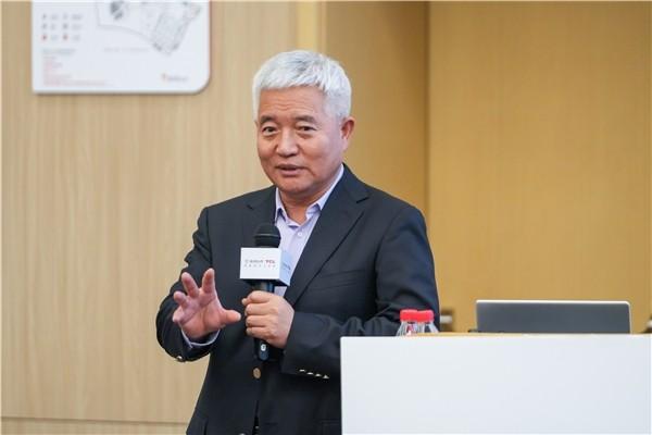 为什么只有中国能快速崛起？经济学家的三点解释，还不够
 
著名经济学家张维迎认为