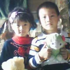 从小就很会凹。有没有看了更加爱上我的 举下手