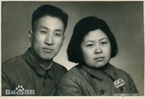 冲锋时总比他人慢半秒

马未都确实在多个公开场合提到，他的父亲马丹林在解放战争中