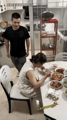 离了吧！别占着茅坑不拉屎[捂脸][捂脸]