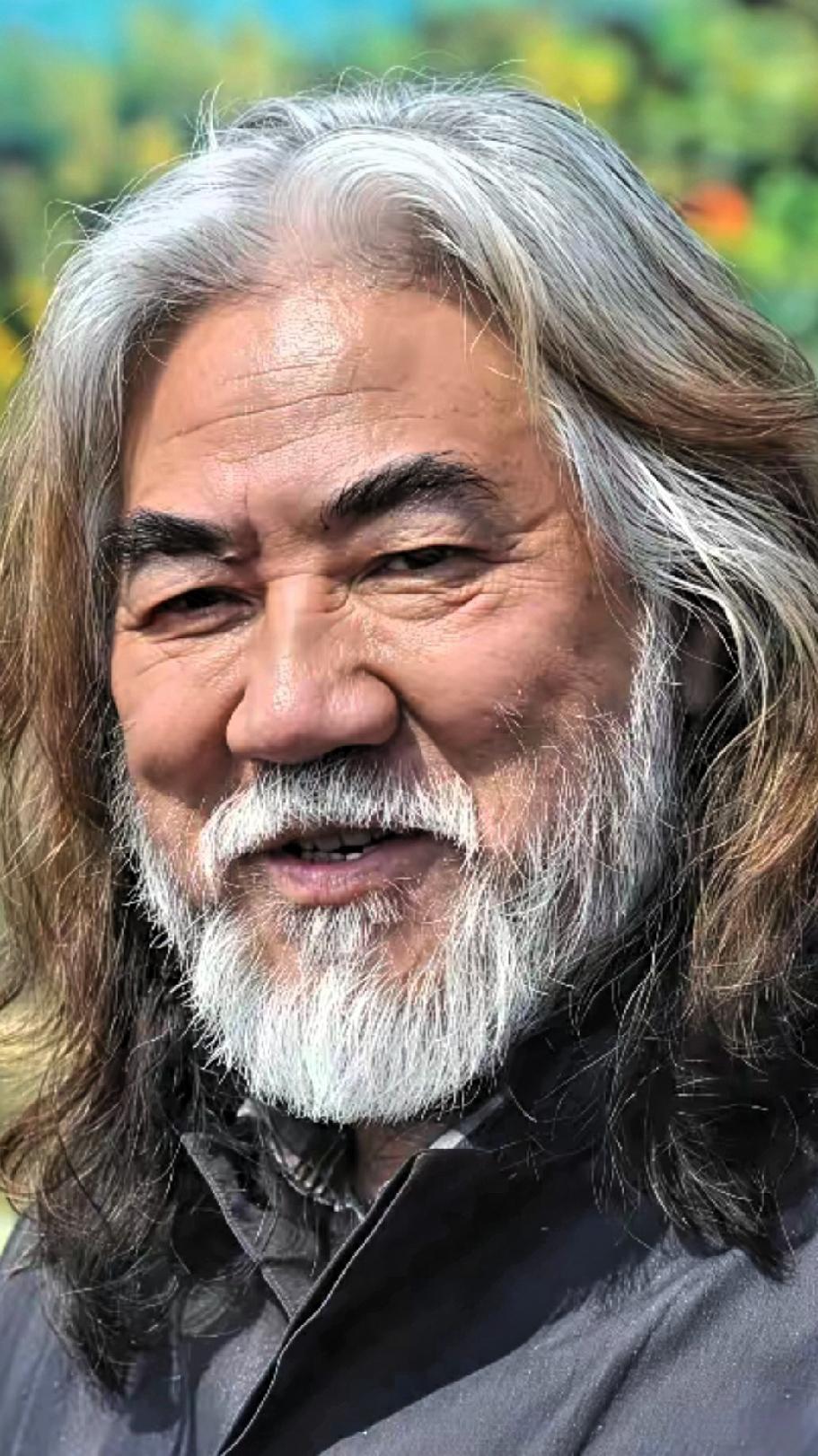 张纪中这一生发生了很多“大事”！
真的太厉害了 ！在他五岁的时候， 他的岳父出生