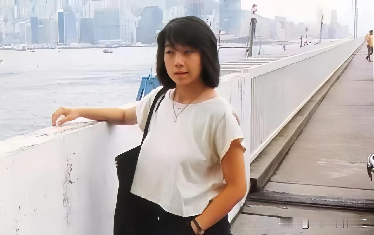18岁时候的林忆莲