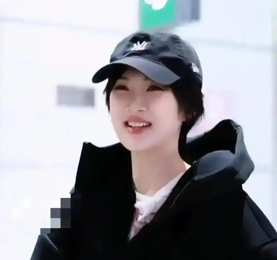 5万加餐费救活剧组
 
姚安娜在《猎冰》片场掏了5万，每天500块，买夜宵、水果