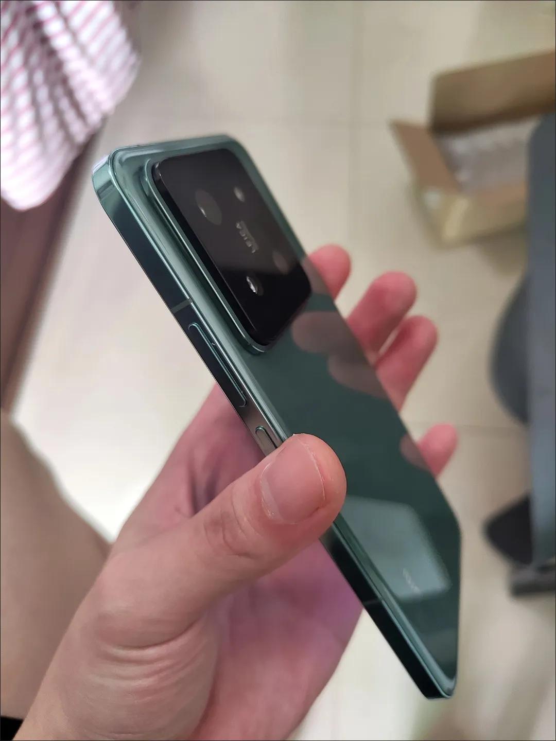 小米14Pro，该夸的还得夸？我来说真话吧

好的坏的不藏着掖着，希望别介意

