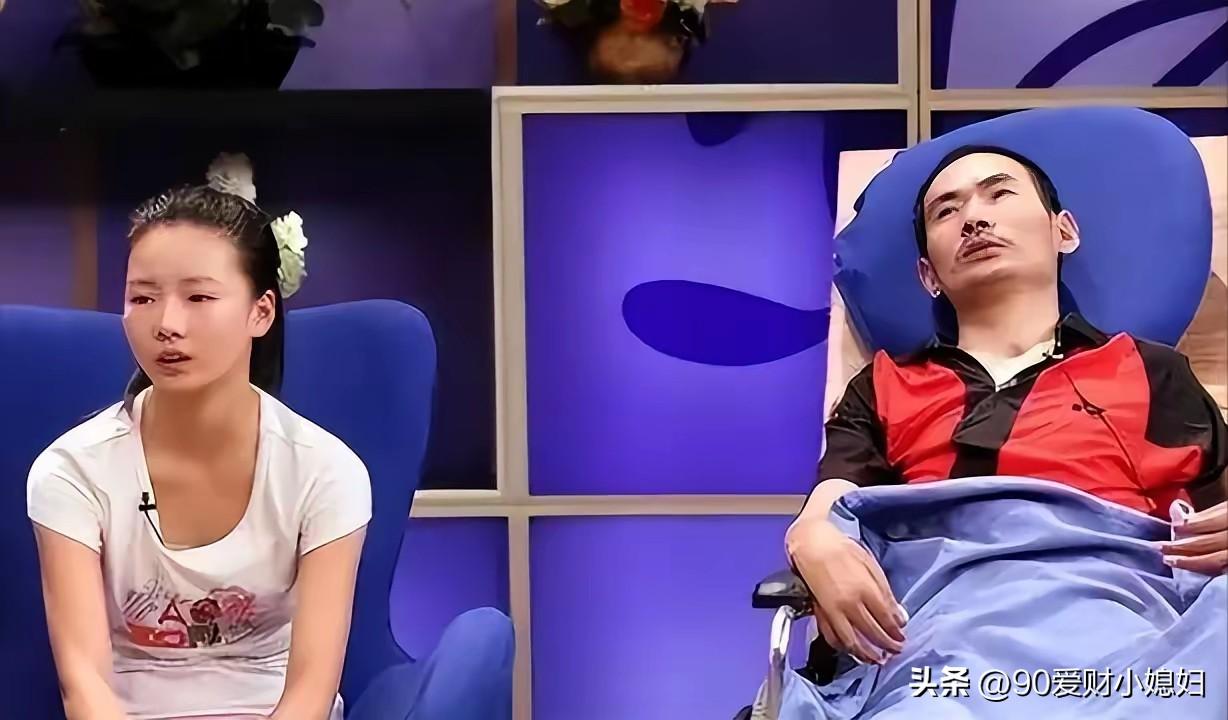 “板车女孩！”2001年，安徽五河县的黄志仁，工作中发生意外摔成了高位截瘫，从此