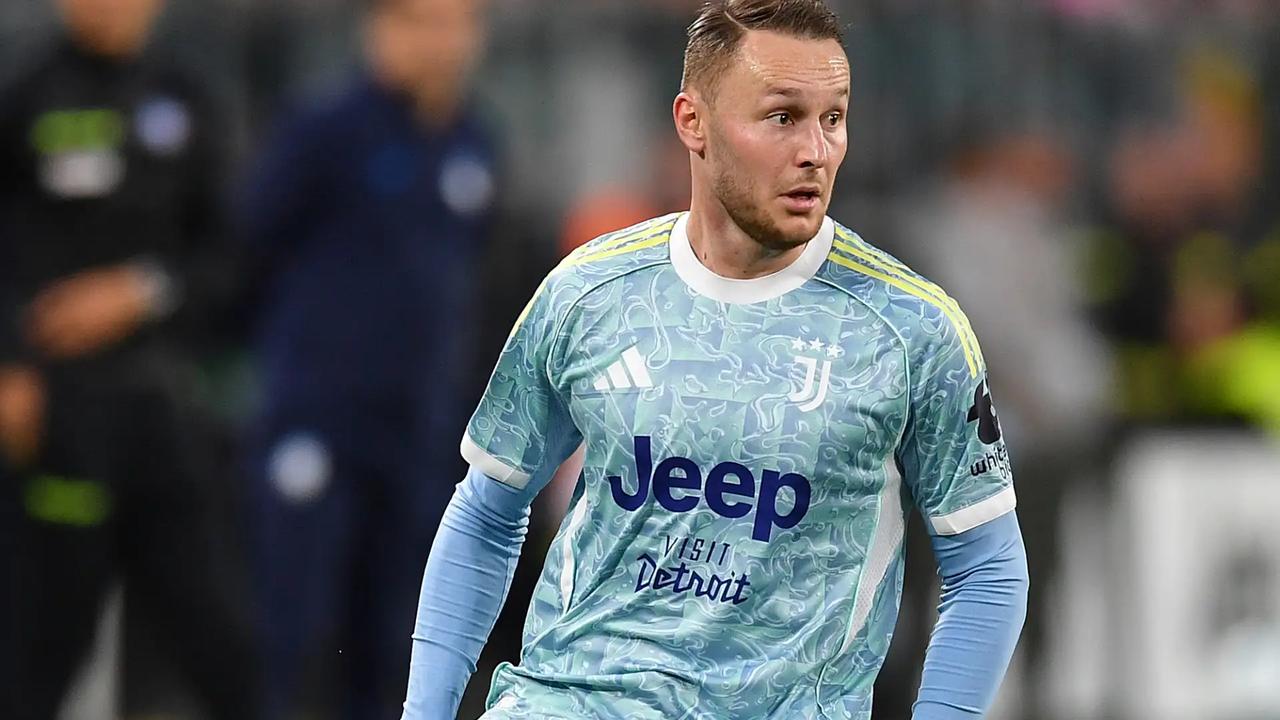 斯帕莱蒂谈安排库普踢中卫：“他可以胜任左中卫的位置，他已经在国家队踢过这个位置了