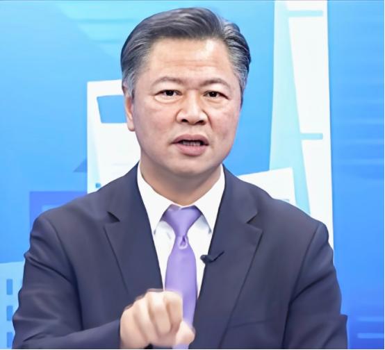 赖岳谦太敢说了，直言中国战略思维过时了！ 他说：中国大陆过去一直强调自己不怕事也