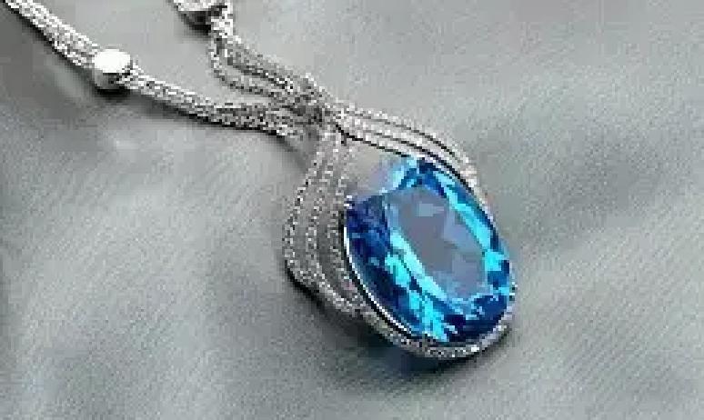 戴首饰像上刑？你不是矫情
 
很多人以为只有金属过敏才会摘戒指，其实皮肤没红没痒