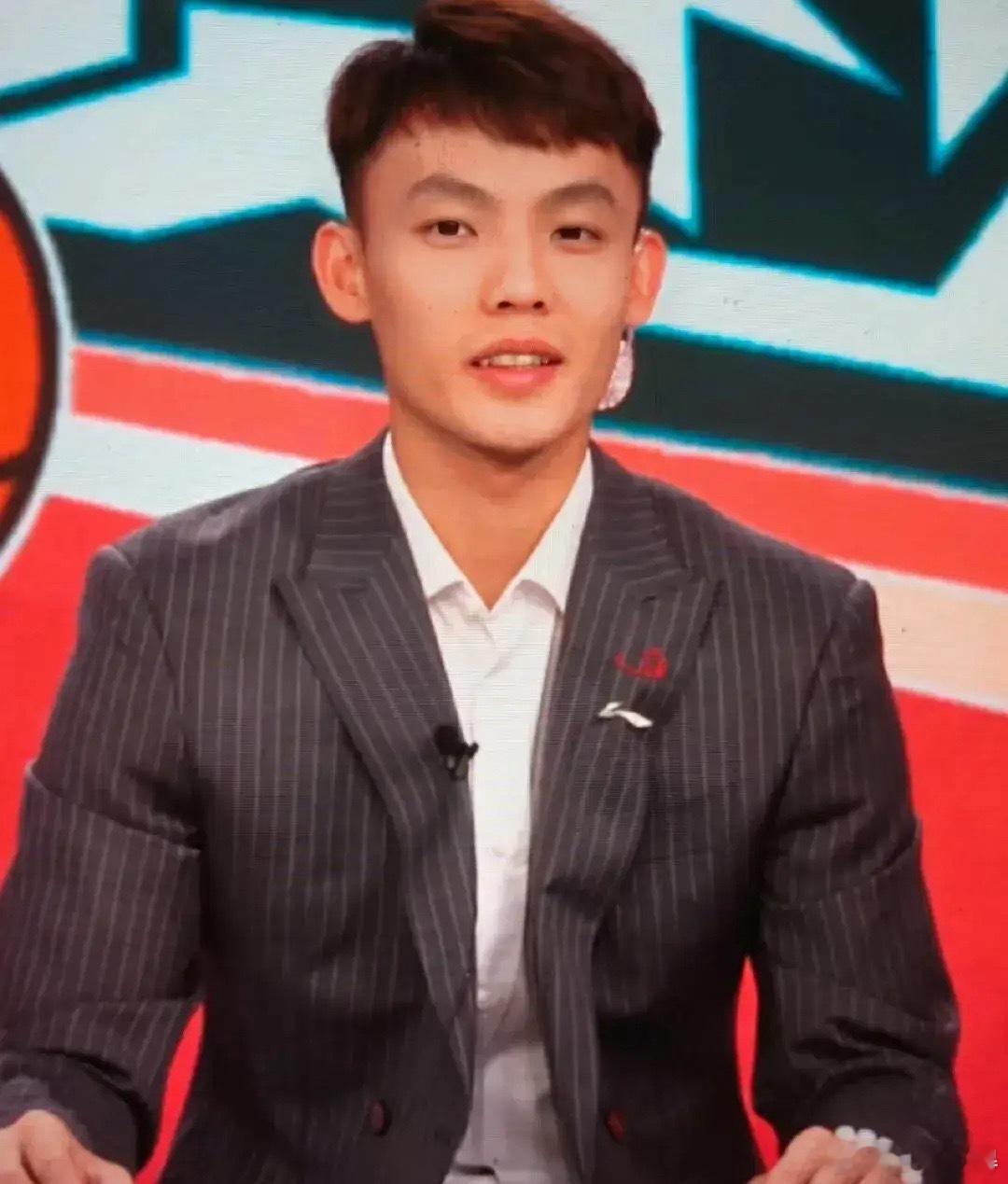 曝徐杰多次致人打胎徐杰被曝出轨 广东队麻烦了！徐杰的事可大可小，在这个男篮国家队