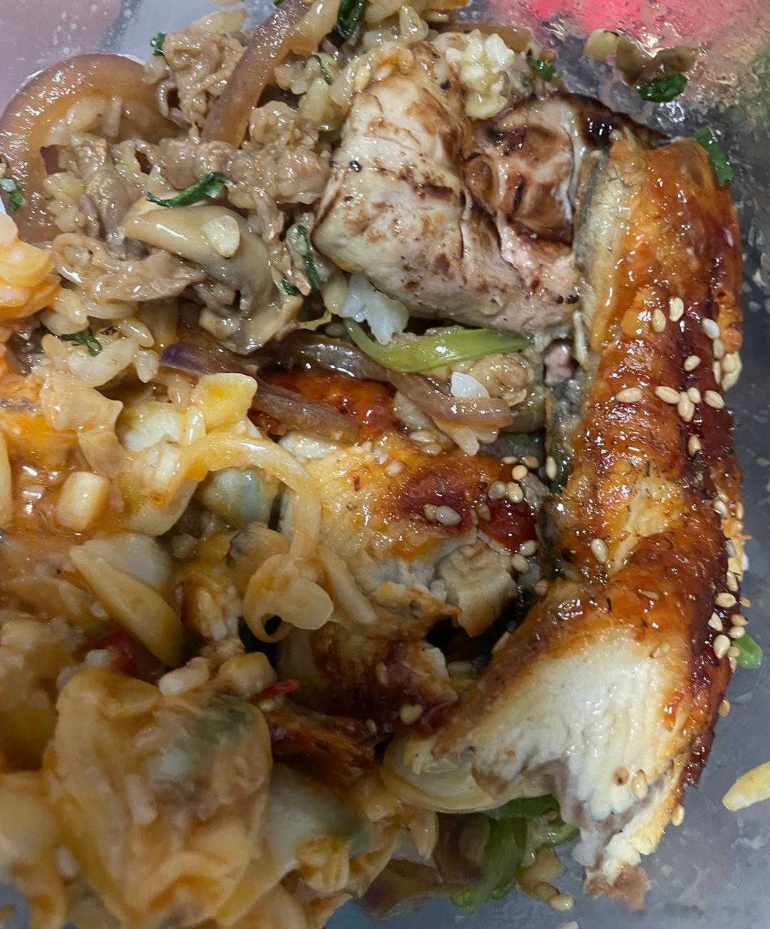 他健身回来给我带了超爱吃的饭饭老婆们晚上吃什么 ​​​