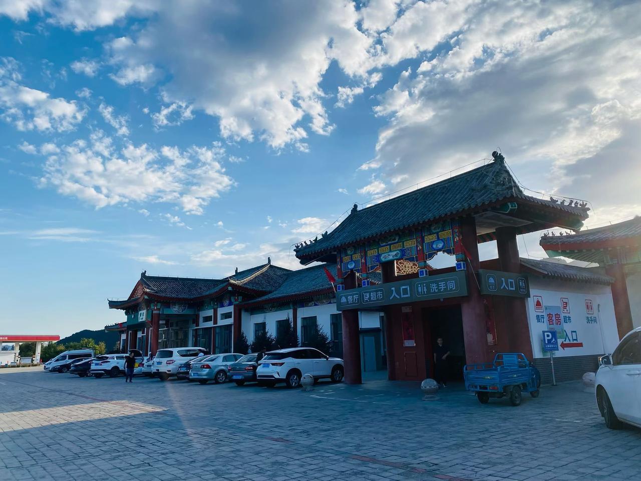 别把亲戚看得太重，
成年人的亲戚关系，
藏着最现实的人情冷暖。​‎͏ 

爷爷