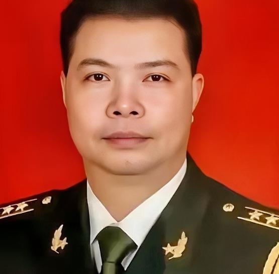 1985年，我军侦察员隆志勇乔装过境侦察，与巡逻的越军擦肩而过被认了出来。越军扭