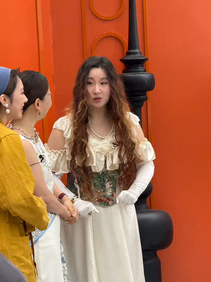 锤娜丽莎回应歌手帮唱尤长靖锤娜丽莎被喊话上浪姐 被喊话去浪姐，锤娜丽莎直接回怼“