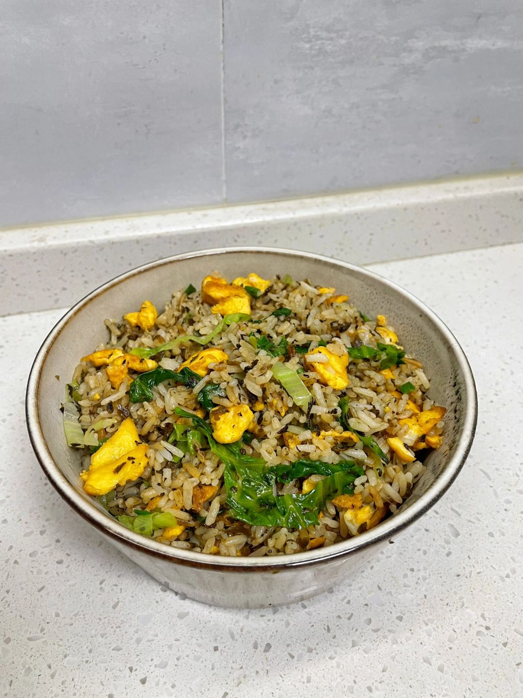 超香芽菜蛋炒饭，一口气能吃掉一锅🤤