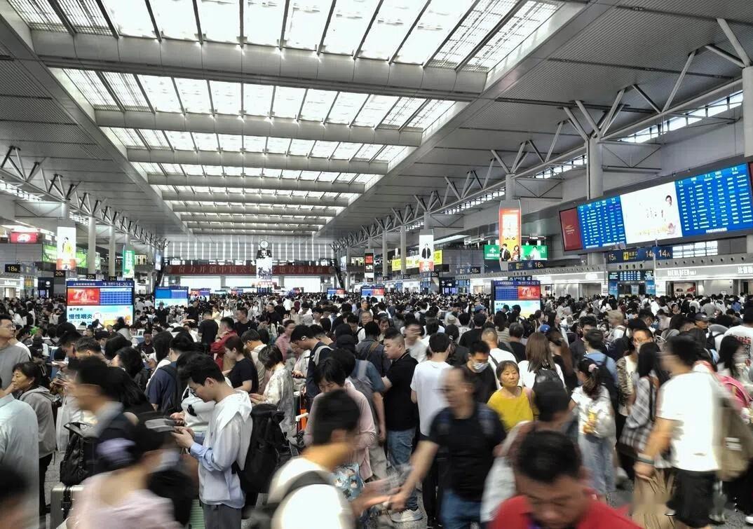 双节放假十三天不调休不补班，这些公司把员工当人看

杭州一家食品科技公司宣布9月