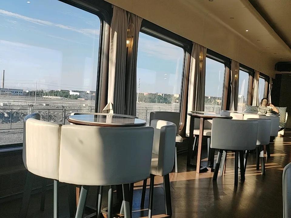 熊猫专列（安逸号）速度
 
✅ 最高运营时速：120km/h（普速旅游列车，非高