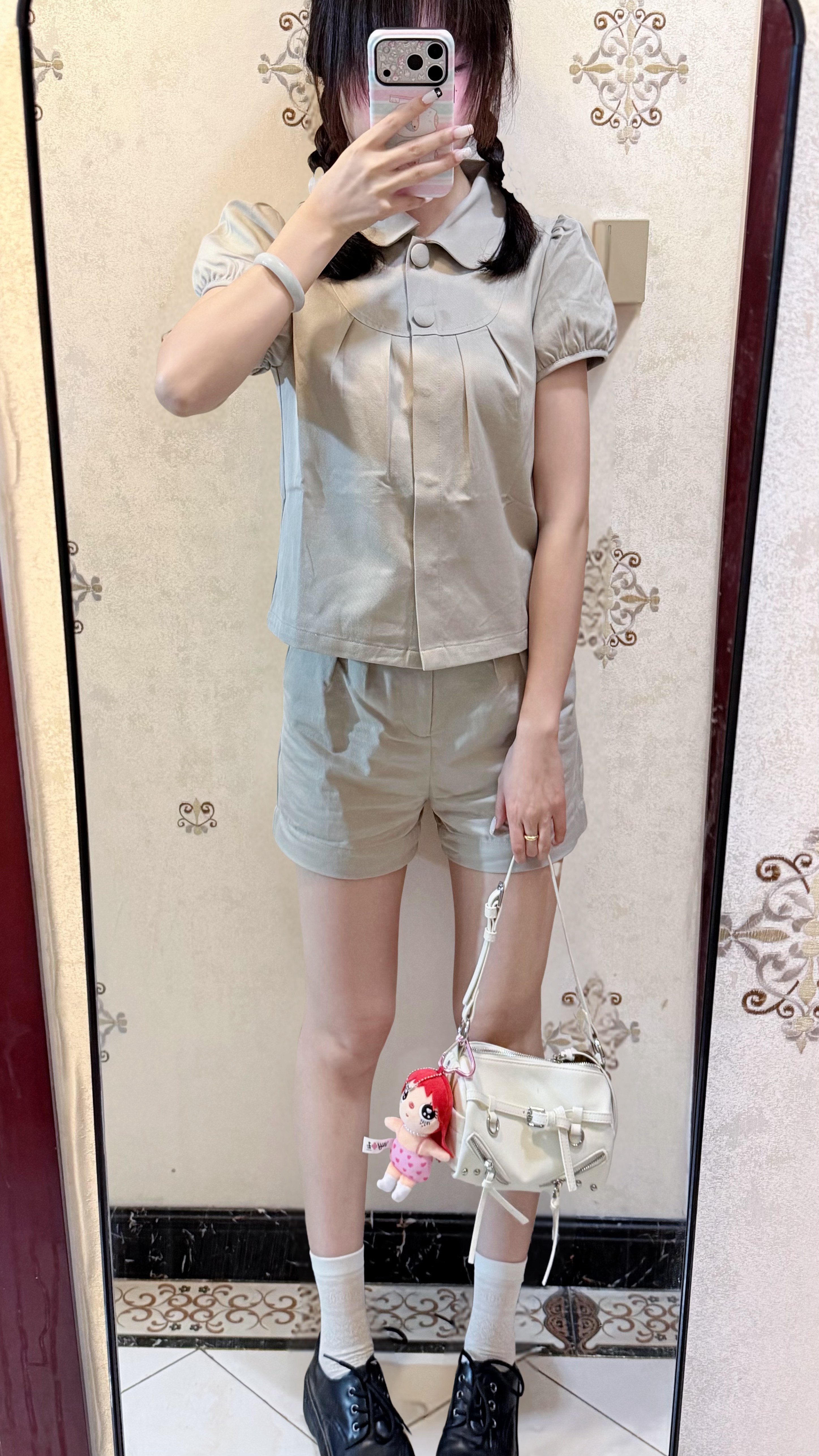 我今天穿的是在这买的！一共300多 好像买超过350实体店依旧厦门～唯一一个是非