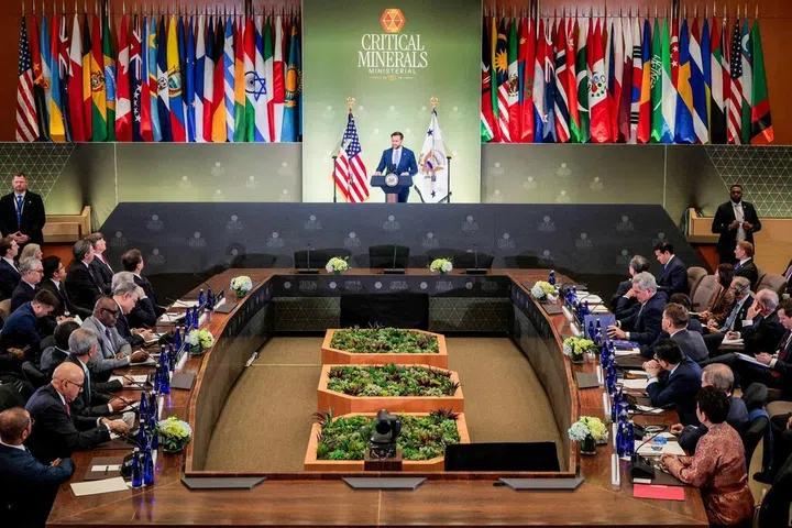 特朗普政府倡议组建一个关键矿产贸易联盟，通过制定价格底线打造稳定的供应链，试图反