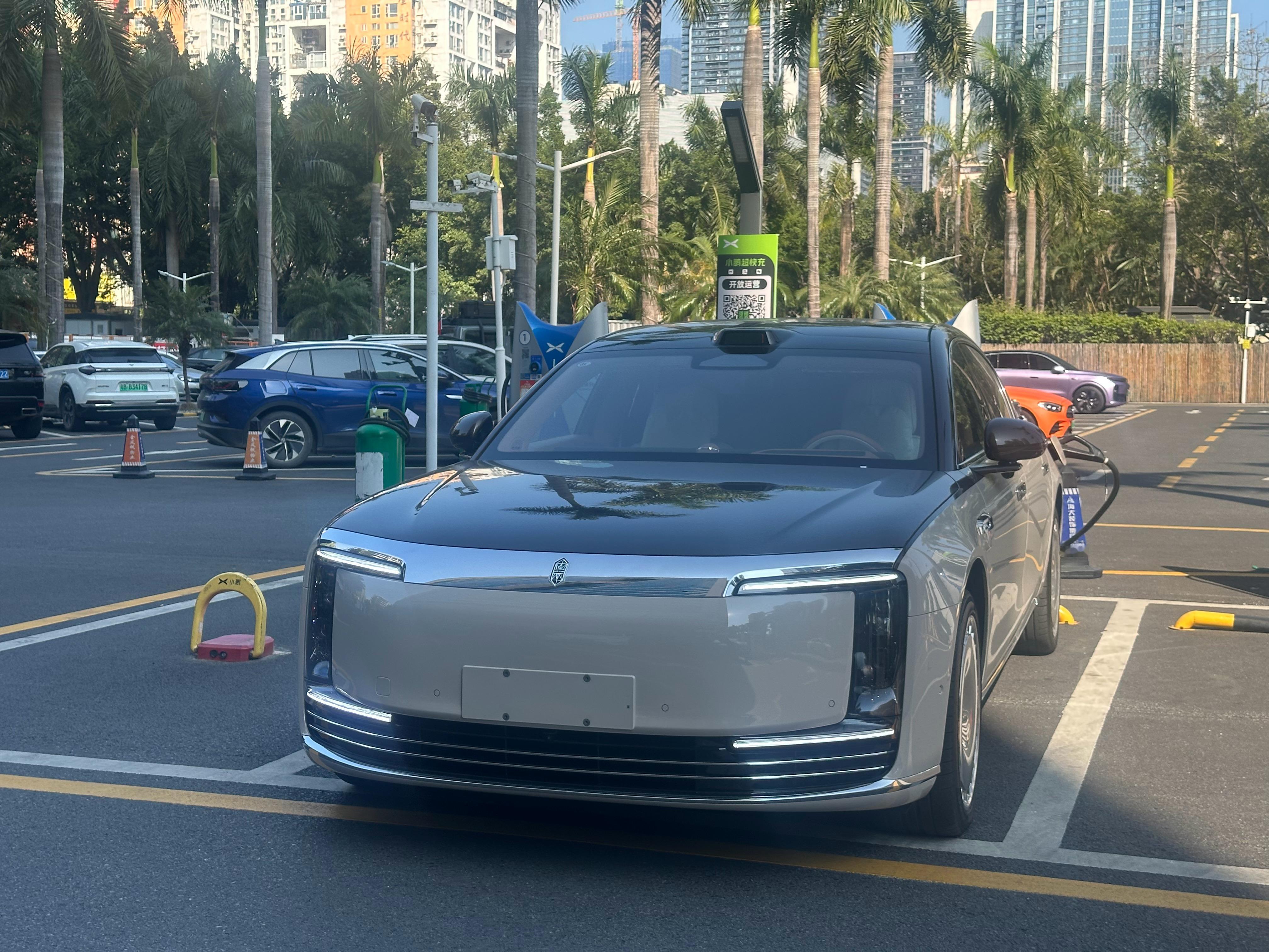 该省就省，该花就花，给尊界S800充满电，在深圳市去跑直接用电，完全够用。