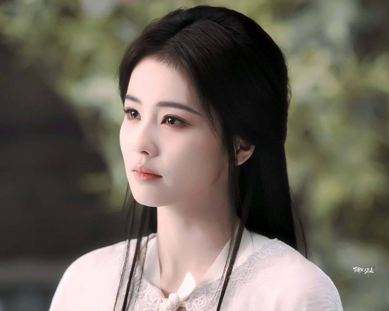 李佩仪(裙装)梳化:佩佩 