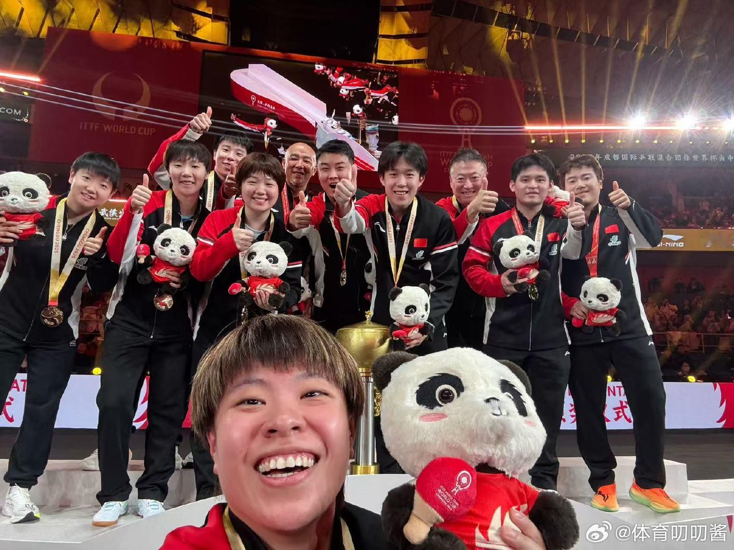 2025年成都混合团体世界杯落下帷幕，中国队11战全胜登顶，完成三连冠。