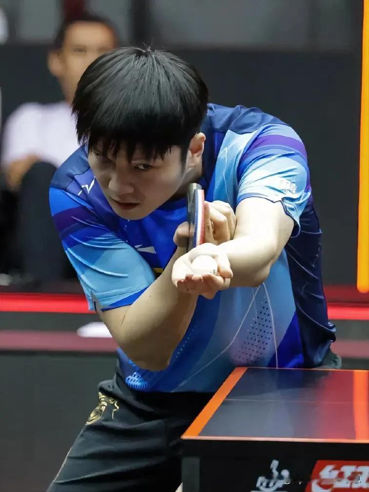 WTT多哈男子总决赛1月3日赛况，国乒五人晋级八强。
男子单打1/8决赛:
梁靖