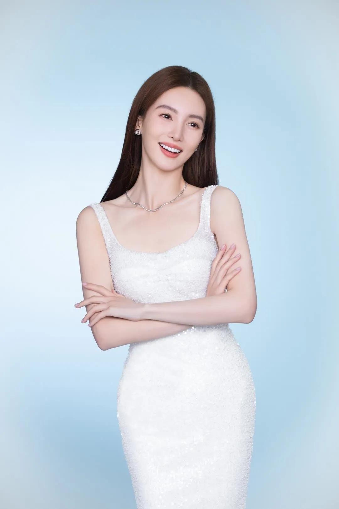 金晨，好美好迷人
 #美女欣赏图片#
