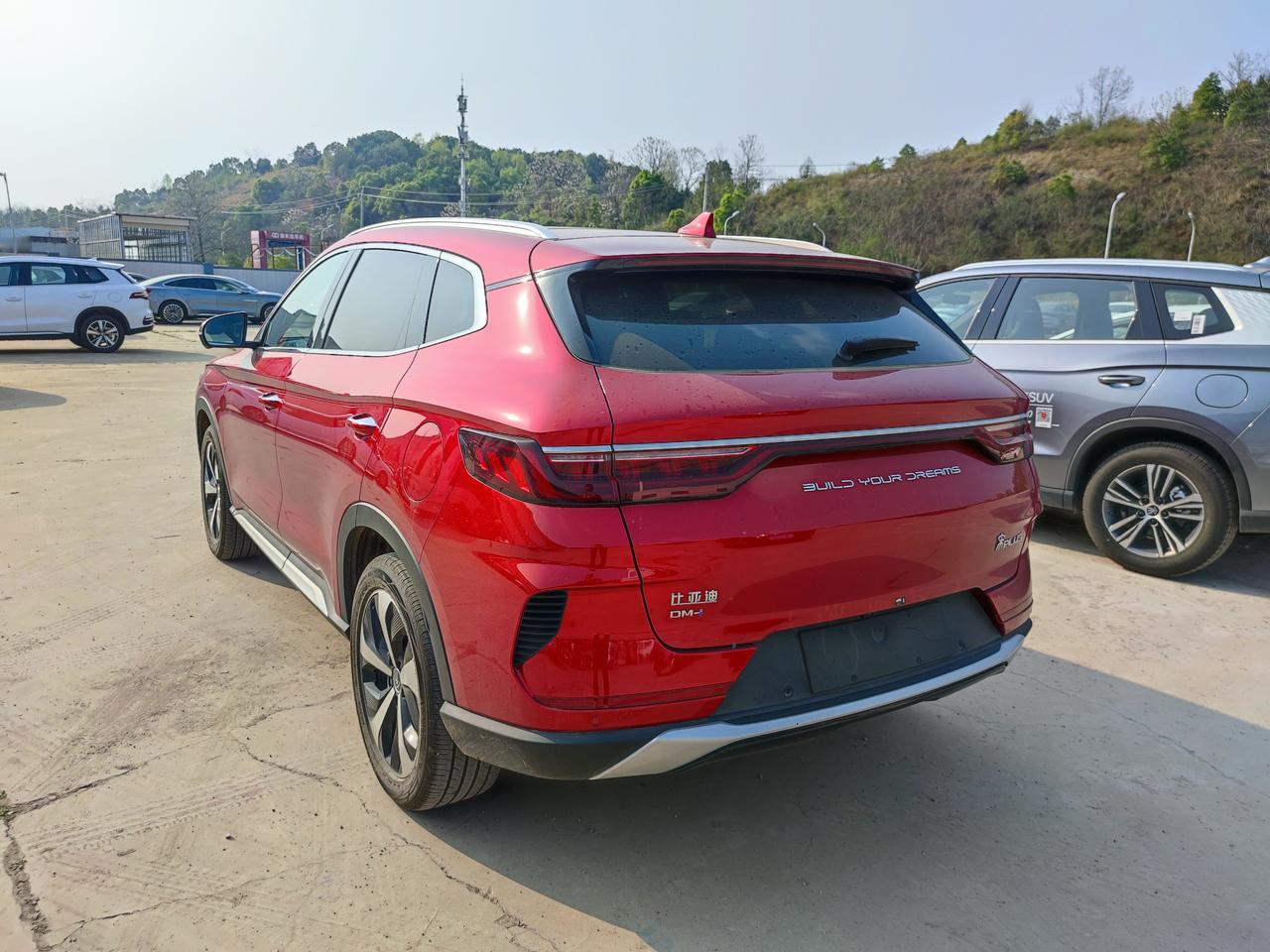 近期，2022款比亚迪宋PLUS DM-i在二手车市场热度攀升，看似诱人的价格背